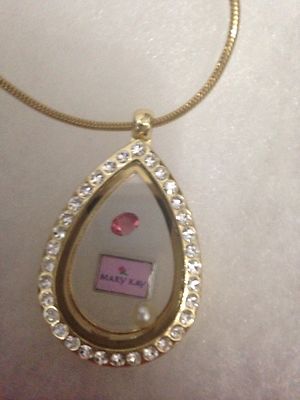 Floating Lockets Origami Owl Teardrop Locket Mary Kay Make Up
