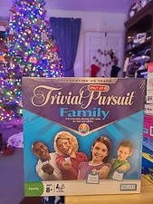 Trivial Pursuit Family Edition COMPLETE Parker Brothers 2008 Classic Board