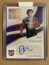 2022-23 Panini Immaculate Davion Mitchell Modern Marks Gold /10 #IMO-DVM Kings
