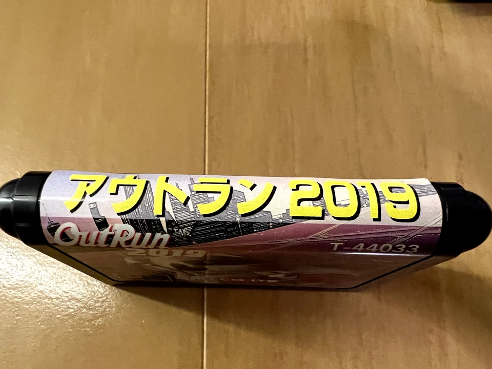 Outrun 2019 Mega Drive Japan (Original Box and Manual) - Image 4 of 4