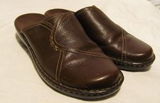Clark's 7M womens shoes, brown slip on