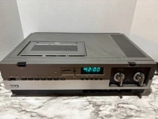 Vintage RCA SelectaVision VGT200 VCR Video Cassette Recorder *NO REMOTE* 