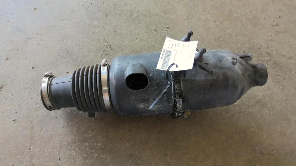 Conjunto de filtro de aire usado se adapta a: Ford Windstar 2003 3,8 grado A Foto 2 de 4