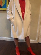 New Max Mara Wool & Cashmere White Coat. Msrp $2,990. Size 14.