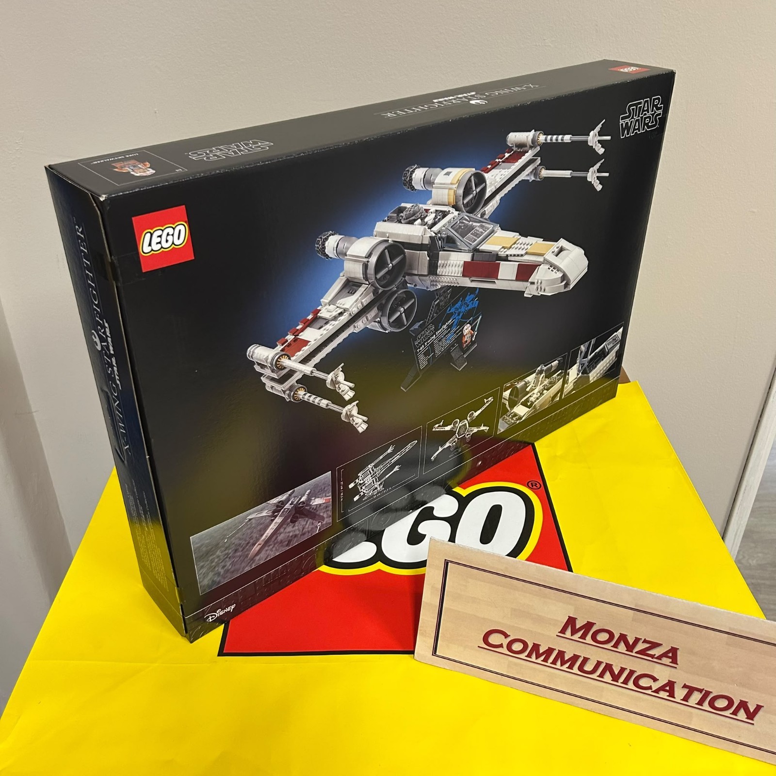 LEGO Star Wars UCS X-Wing Starfighter 75355 – Bild 3