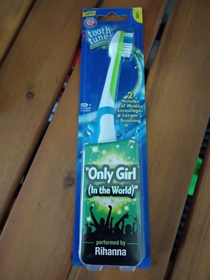 Vintage Arm & Hammer Spinbrush Tooth Tunes Toothbrush Rihanna ''Only Girl'' Nos