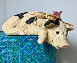 Vintage Collectible 7” Resin Pig Hanging on Ledge w Ribbon Collar