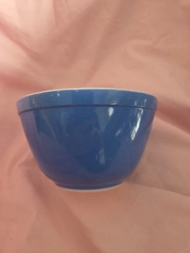 Vintage Blue Pyrex Mixing Bowl  19,  1 1/2 Qt