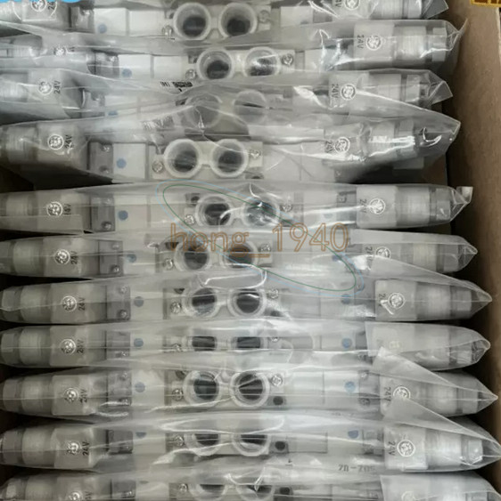 1PCS New FOR SMC solenoid valve SY5320-5GZE-01