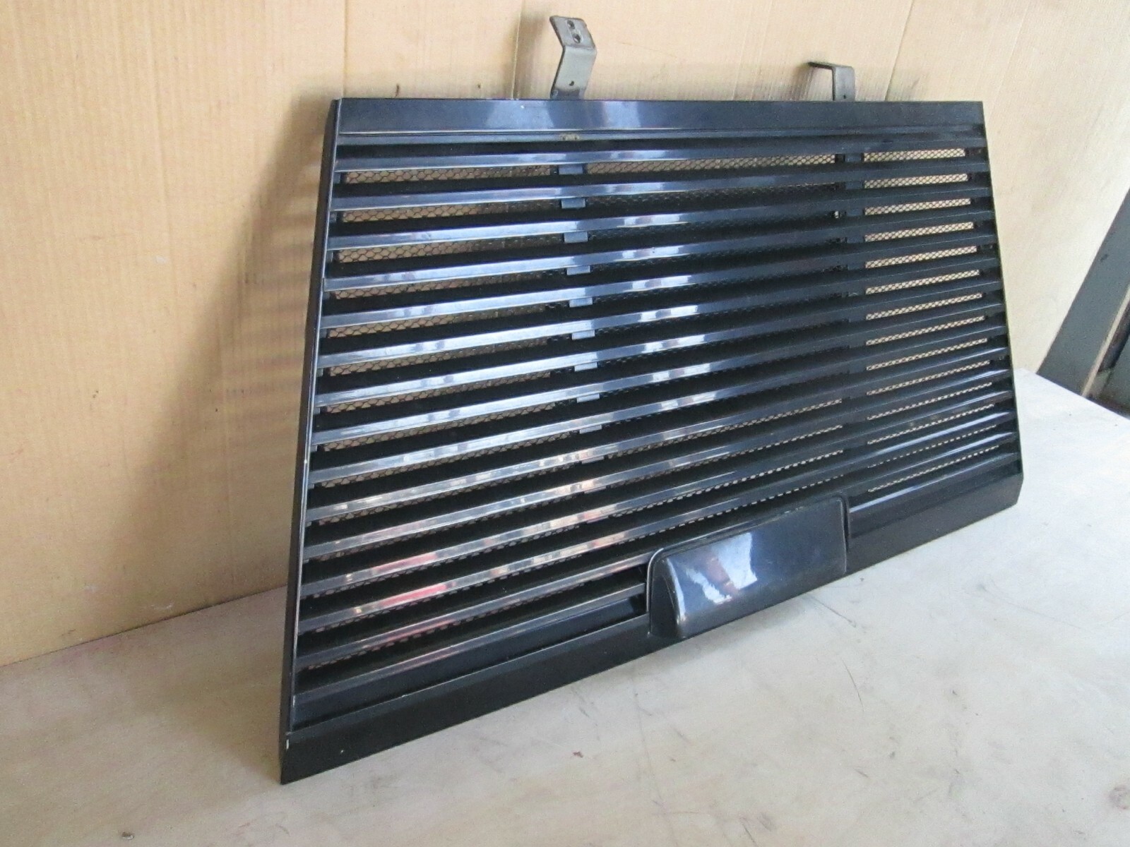 Ferrari Mondial T - 3.2 Coupe & Cab - Rear Engine Lid Grille  PN 61254300
