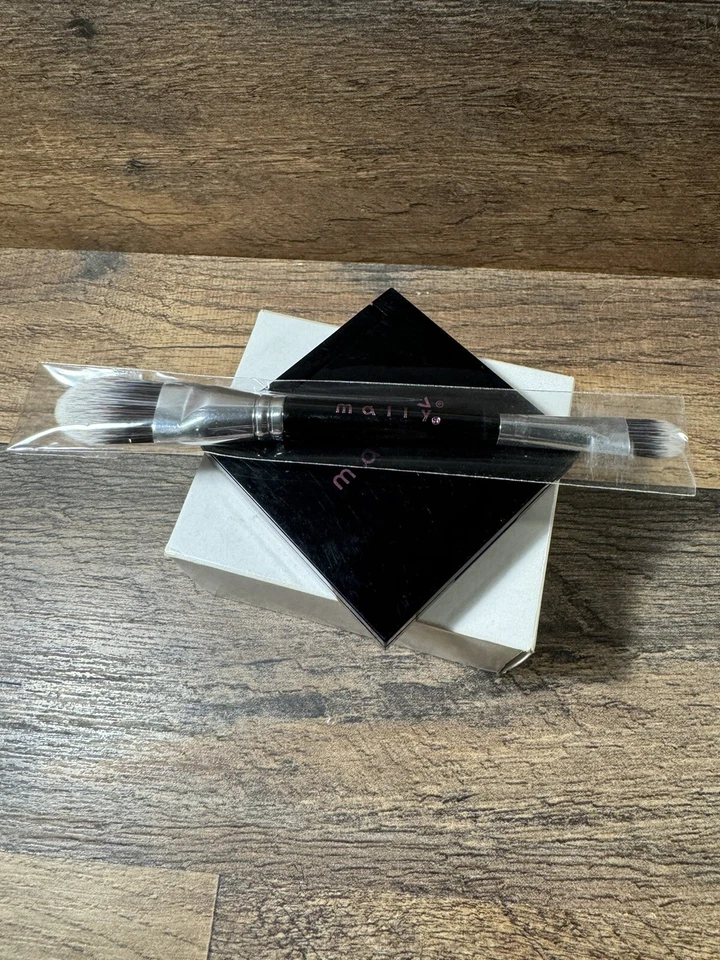 Mally Open Up Eyeshadow Quad Everday Rosy 0.32oz 9g NWOB & Brush - Image 4 of 4