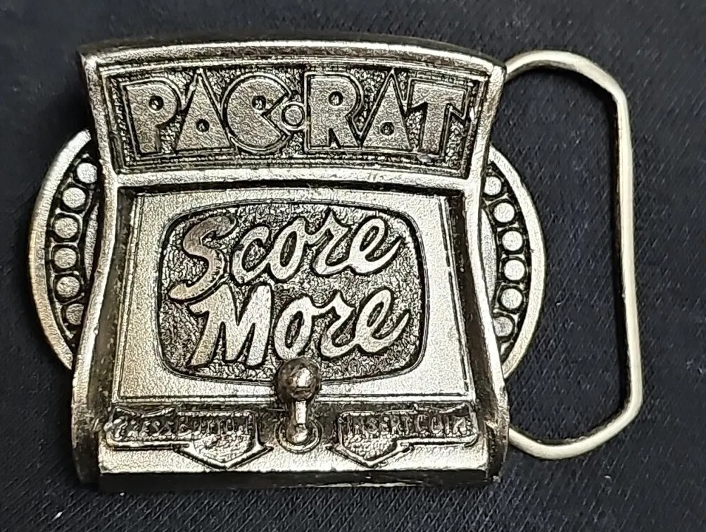 1982 PACRAT SCORE MORE PACMAN VIDEO GAME BELT BUCKLE Gem