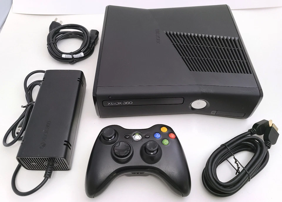 Microsoft Xbox 360 S Slim 250 GB Negro Sistema de Consola de Videojuegos Paquete 360S Foto 2 de 3