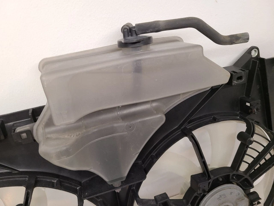 2013 2014 2015 2016 MAZDA CX-5 Radiator Fan Motor Fan Assembly  - Image 2 of 4