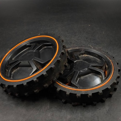 Robomow RC 304U Rasenmäher-Rad Schwarz (2er-Pack) Gebraucht