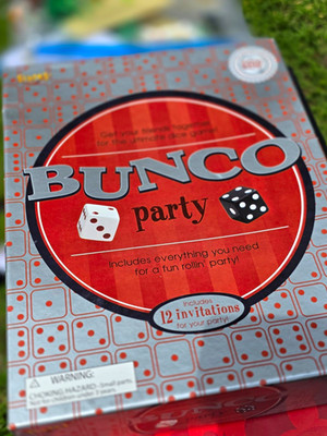Bunco Party Dice Game Complete Set w/ 12 Invitations, Age 8+, 4+ Players