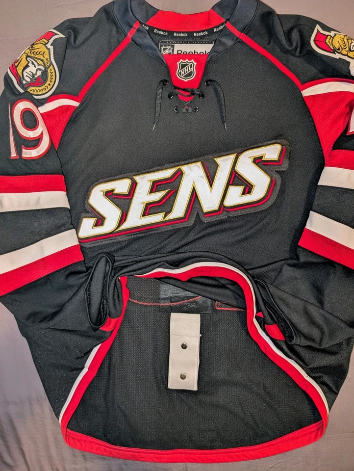 Camiseta deportiva alternativa Reebok Edge de los Senadores de Ottawa firmada auténtica RARA Foto 2 de 4