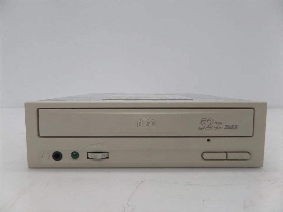 BTC BCD-F562B 52X CD-ROM Drive - Image 2 of 4