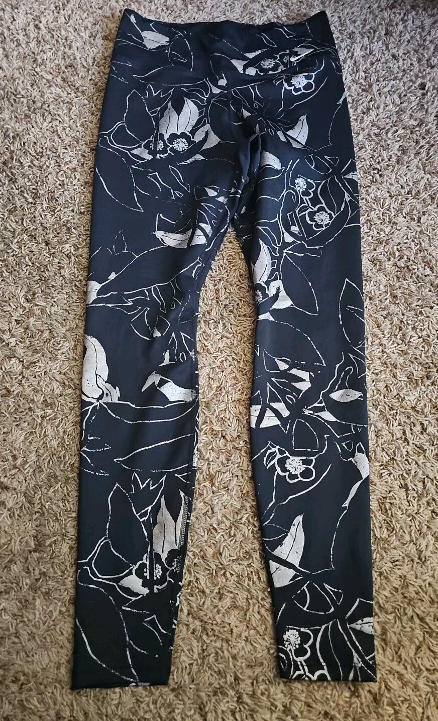 Nike Dri-Fit Black Silver Floral Leggings Medium