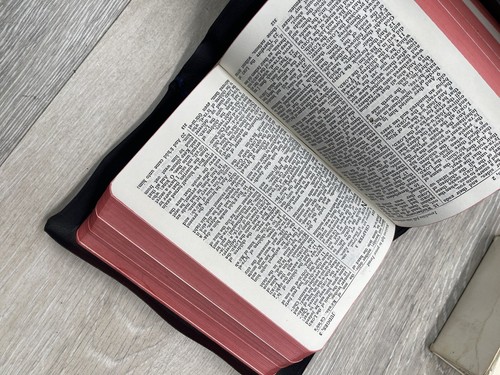 Vintage Holy Bible With Helps Self Pronouncing Nelson Color Maps Illustrated - Picture 8 of 11