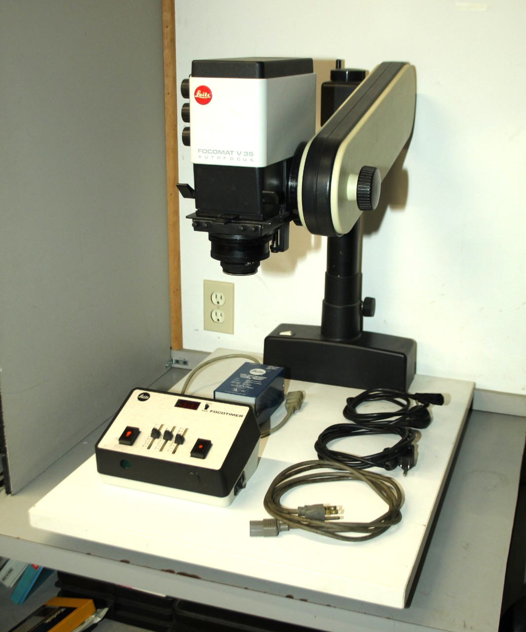 LEITZ FOCOMAT V35 ENLARGER W LEITZ FOCOTIMER NEEDS SERVICE LOCAL PICKUP ONLY
