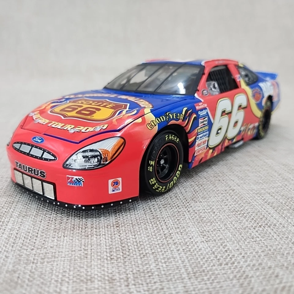 Литая модель 2000 Darrell Waltrip No66 Kmart Victory Tour 2000 Taurus LE 1:24 - Изображение 4 из 4