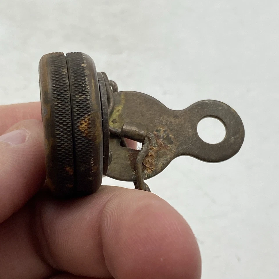 MARCAS Gladstone MI ~ Militar Caza Senderismo Solapa Pin-On Latón Brújula 20 Foto 3 de 4