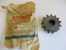 NOS 1990'S YAMAHA SNOWMOBILE DRIVE TRACK SPROCKET  SS338-GP292-CS340