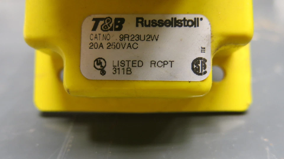 Russellstoll 9R23U2W, 20 Amperios, 250 Voltios, 3 Cables, Pin y Manguito Receptáculo - PS86 Foto 2 de 4