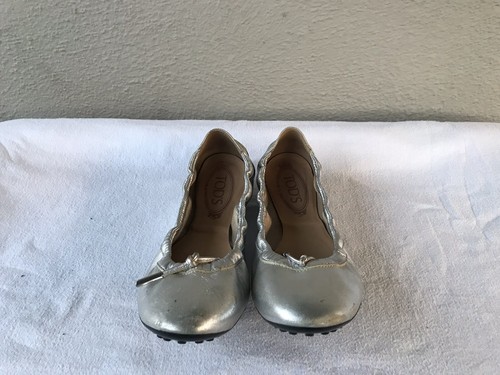 RARE EUC TOD's Silver Leather Ballerina Flats Women's Shoes Size US 9 EUR 39 B - Picture 2 of 9