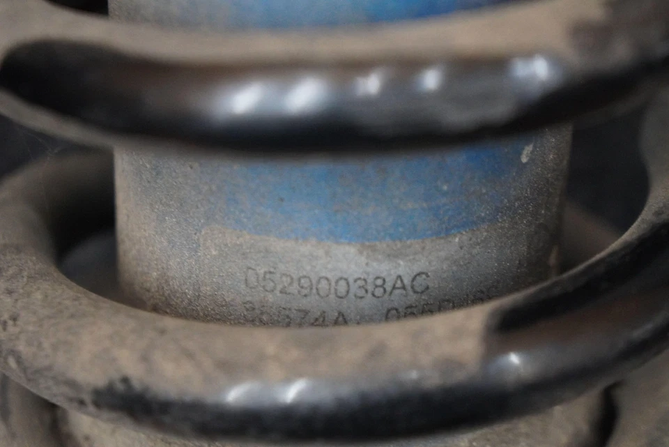 Amortiguador de suspensión delantera puntal de resorte 05290038AC Dodge Viper SRT10 04-06 Foto 4 de 4