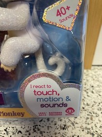 Fingerlings Baby Monkey Glitter Girl Sugar with Bonus Blanket (brand new in box)