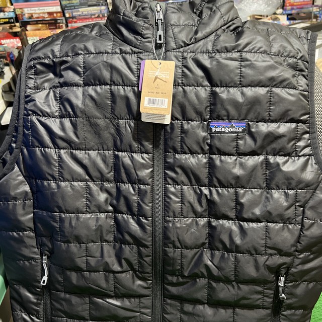 Patagonia Men's Nano Puff Vest in Black 
