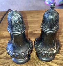W.B. Mfg Co. (Weidlich Bros) Silver Plate Salt & Pepper Shakers #3352, 5"T