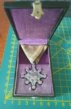 Japan - Order of the Sacred Treasure - 8th Class Medal + Original Box