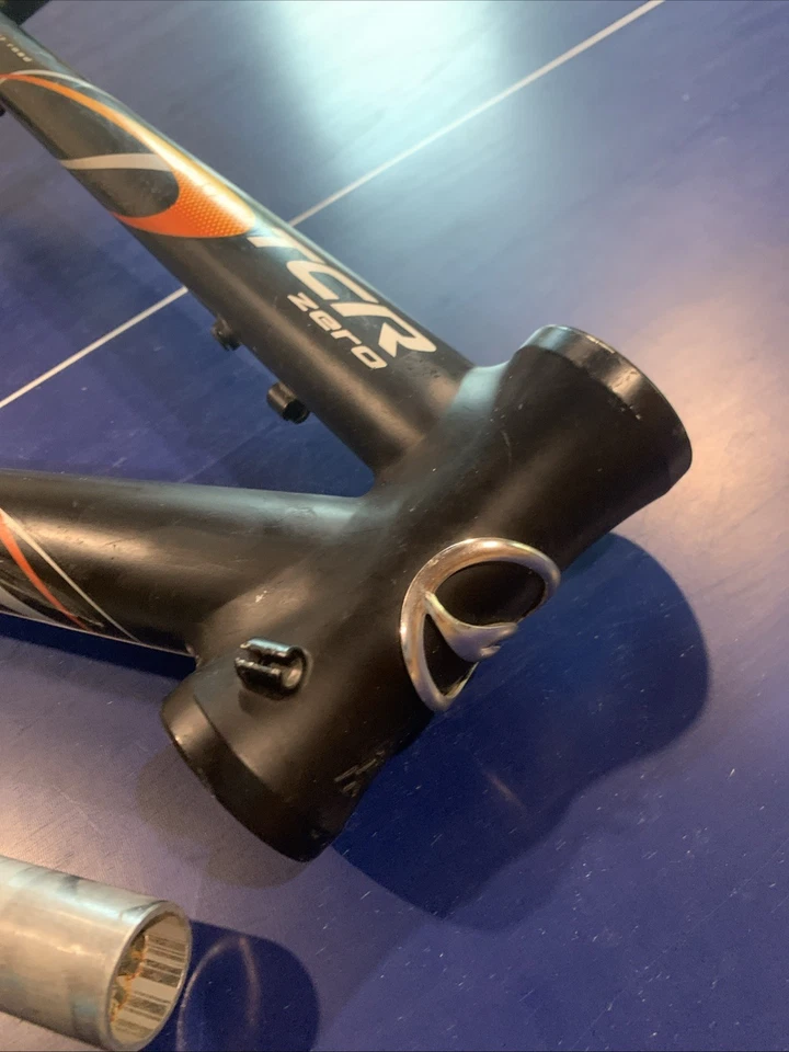 Conjunto de quadro composto GIANT TCR ZERO Aero 44,4 cm - Imagem 4 de 4