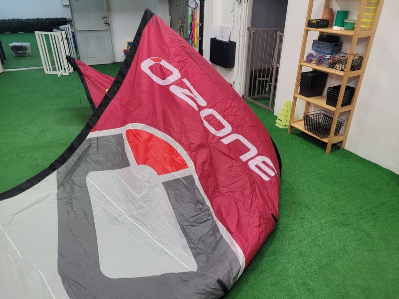 perfect foil kite ozone catalyst v3 10m excellent condition