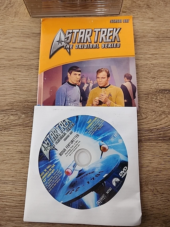 Star Trek: The Original Series (8 Disc DVD) The Complete First Season - Image 2 of 4