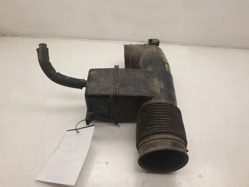 Toyota Tundra 2005 4,7 L 8 cilindros filtro de aire tubo resonador montaje  Foto 2 de 4