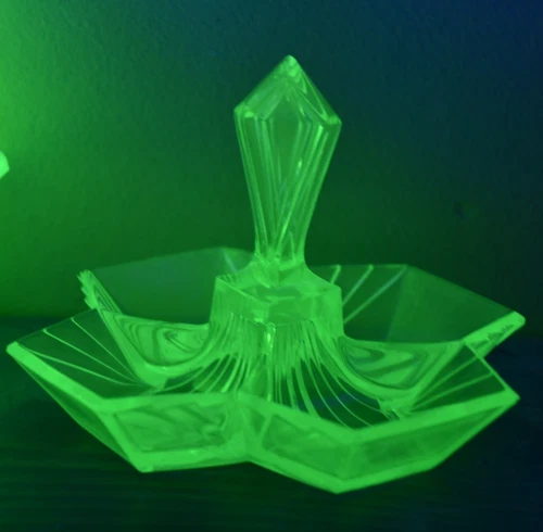 Vintage Indiana Glass Pyramid Relish Tray 4 Sections Art Deco Depression Uranium