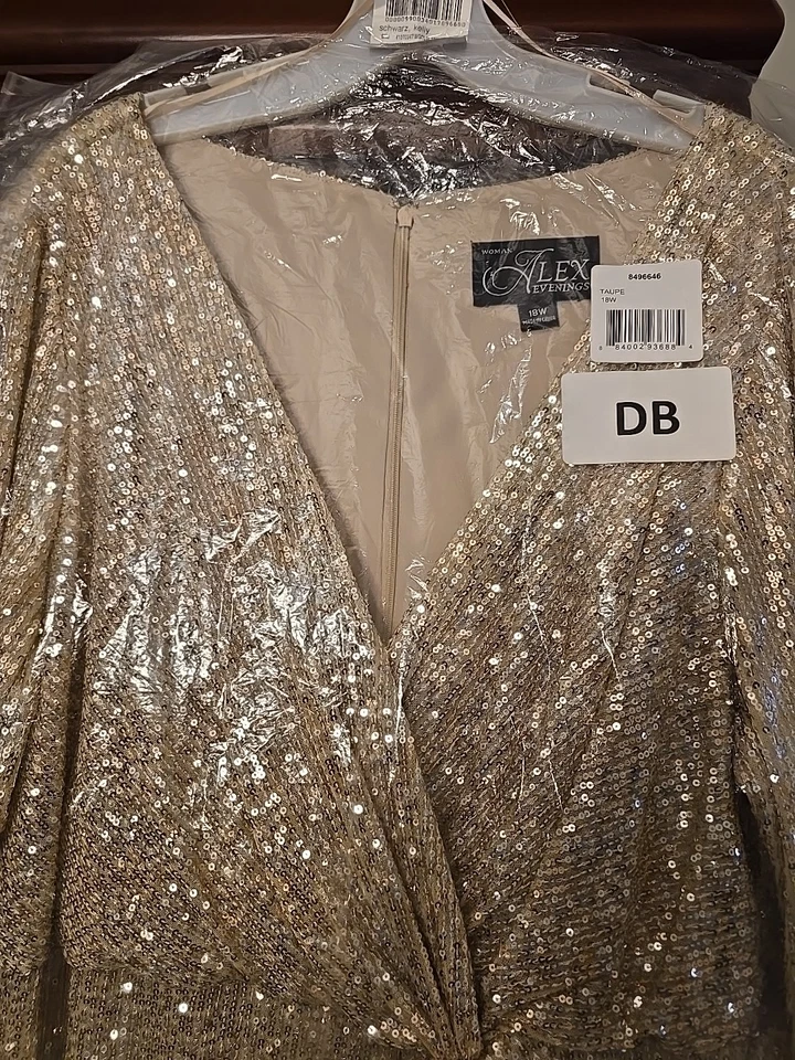 David's Bridal Formal Dress. Brand New With Tags. Never  Worn or Altered. 18W - Image 4 of 4