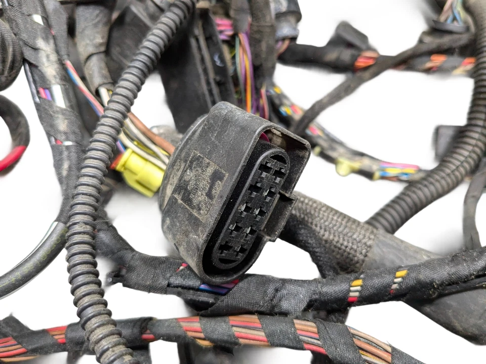 2010 - 2015 Volkswagen Passat Oem Body Wire Harness Cable And Connector - Image 3 of 4
