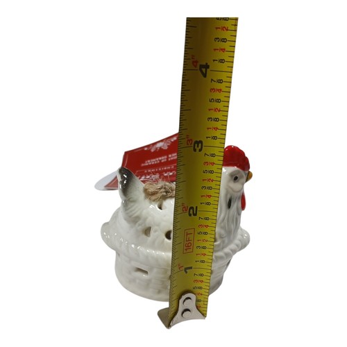 Red Shed Light up Ceramic Hen Ornament Christmas Farmhouse Cabin Cottage Decor - 第 3/7 張圖片