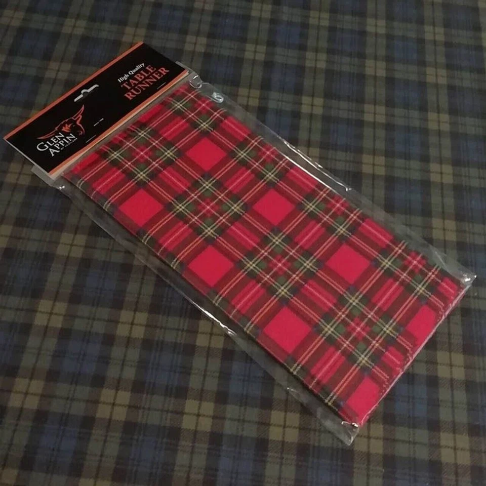 Royal Stewart Tartan Paper Table Runner - Image 2 of 2