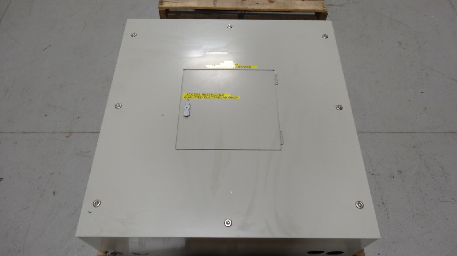 Mitsubishi 400A 208/120V 3Ph 4W 2 Breaker Maintenance Bypass 