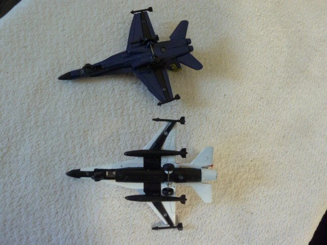 AEREOMODELLI DIECAST - A-204 F-18 Hornet Blue Angels + U.S Air Force F-16--(BA1) - Immagine 4 di 4
