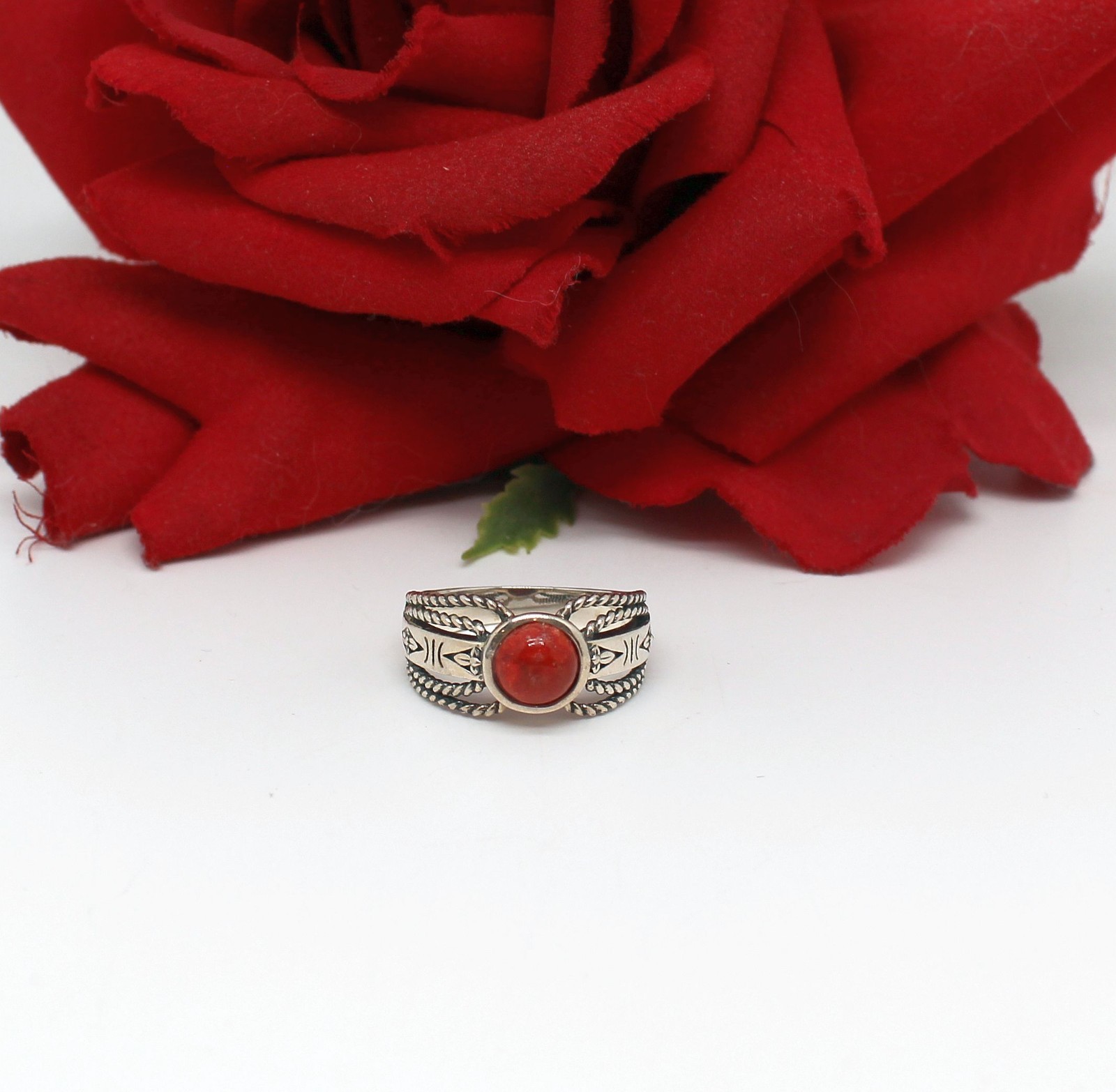Sterling Silver JTV & Coral  Ring Size 9 5.11g  CAT RESCUE
