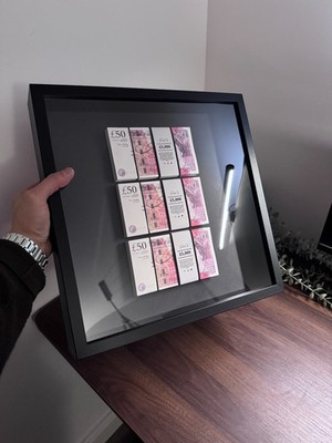 Triple Pound Stapelrahmen von FramedCash | 35x35cm Luxus Wandbild 