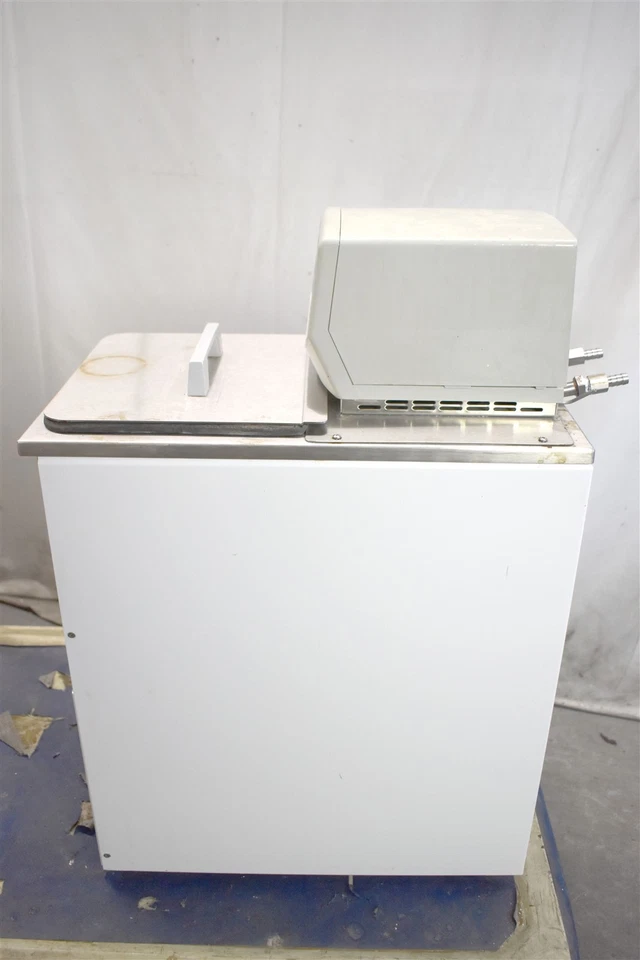 Thermo Electron Neslab RTE 740 Recirculating Chiller Cooling Heating Bath - Image 4 of 4