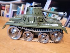 NICE VINTAGE 1950's GAMA TIN LITHO WIND UP SPARKLING MILITARY ARMORED TANK 2